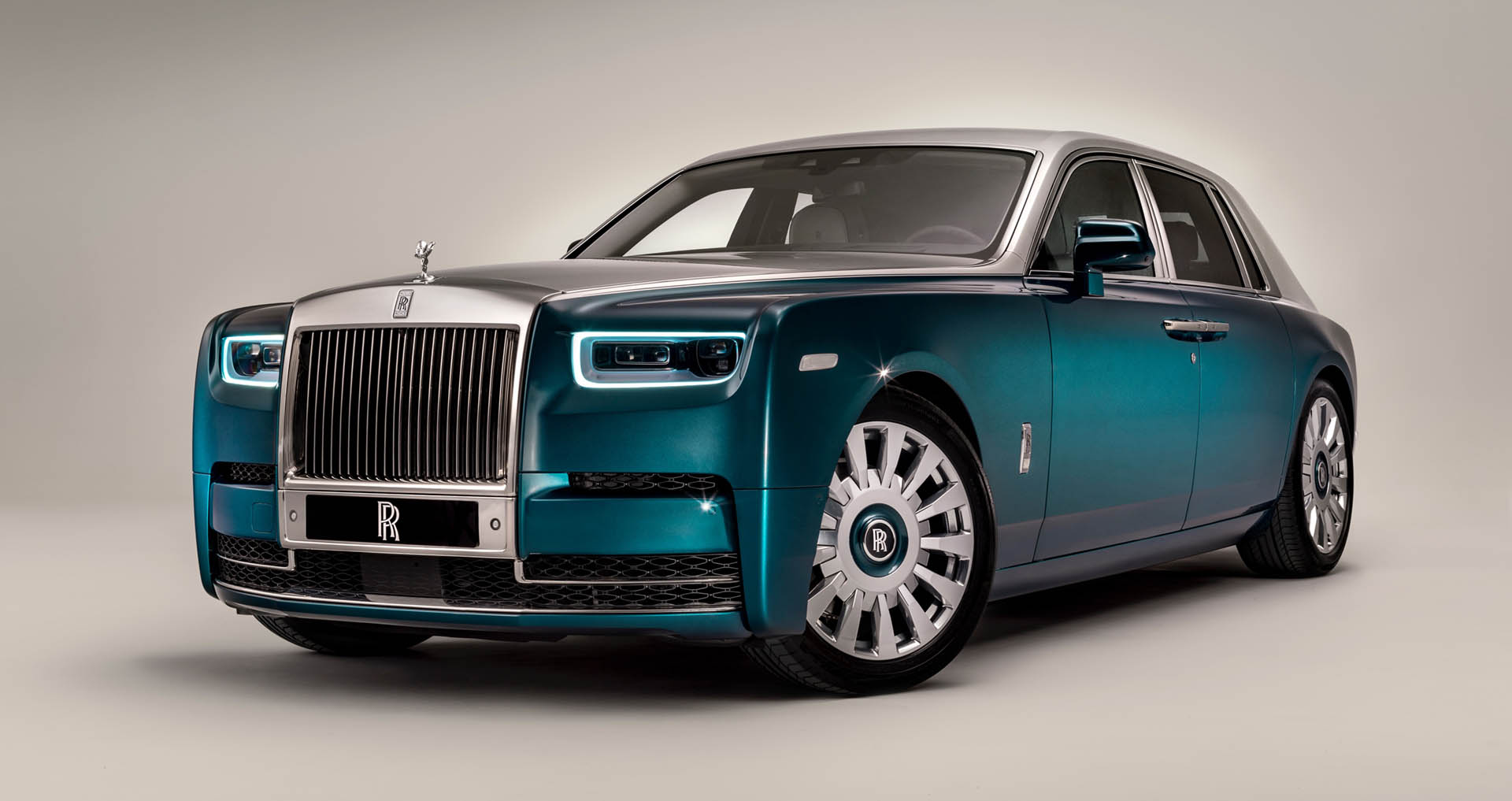 Rolls-Royce Phantom Iridescent Opulence