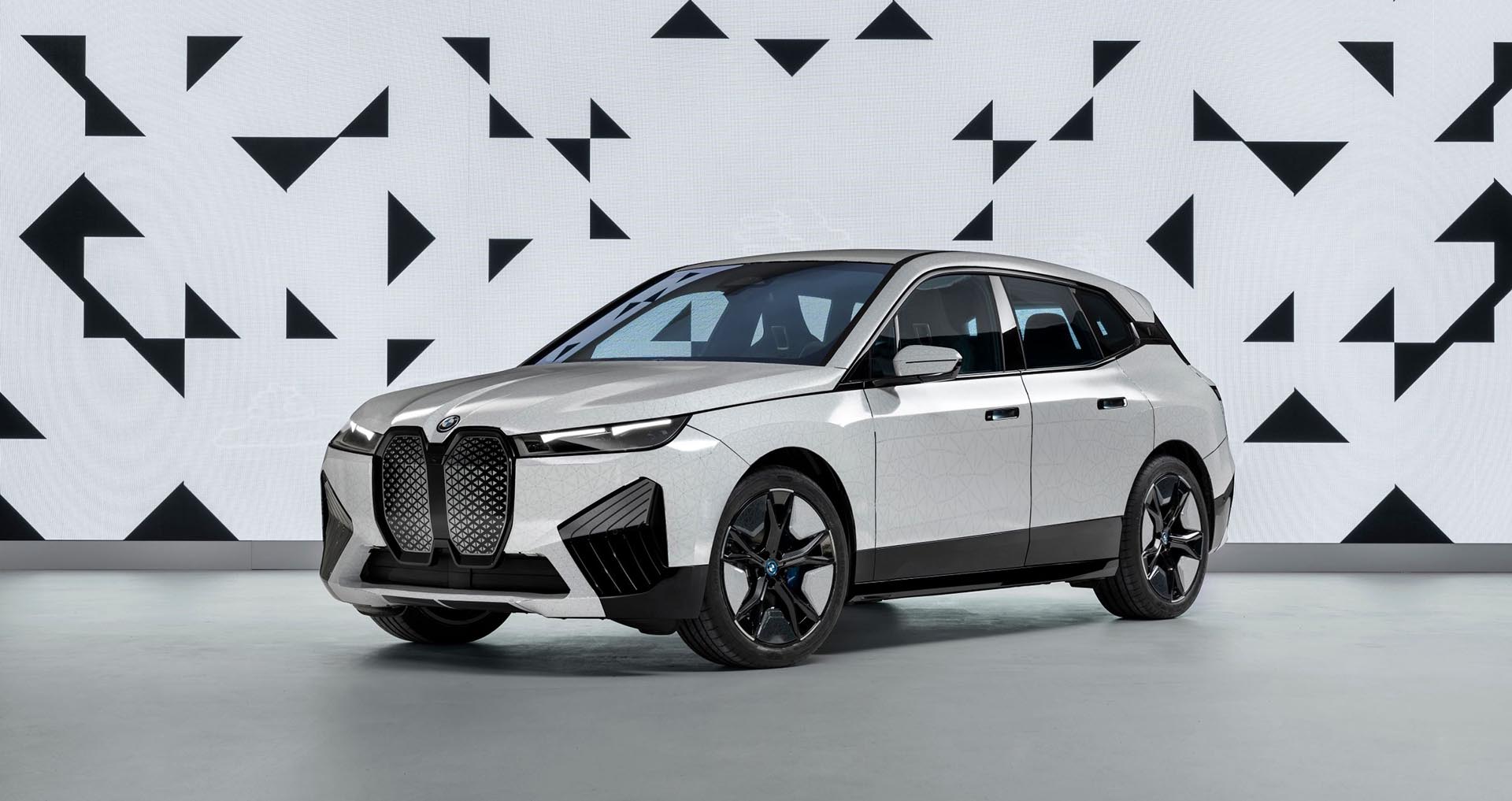 BMW iX Flow Concept
