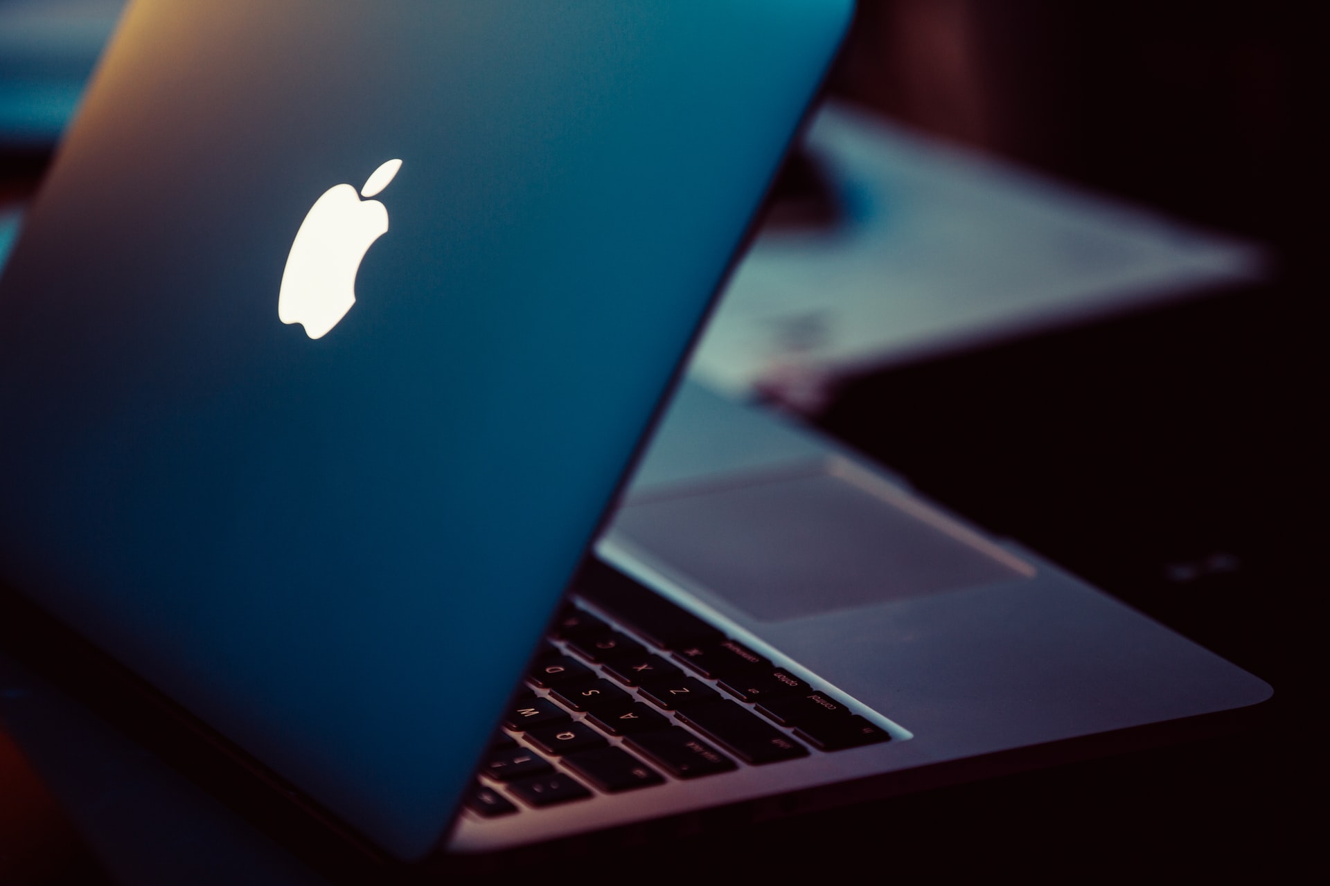 MacBook信仰燈要回歸了？